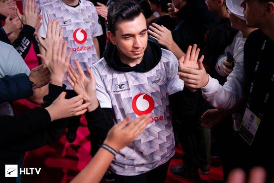 DFYG战队勇夺《决胜巅峰》M7电竞总决赛中国赛区冠军